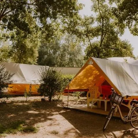 Camping Onlycamp La Roseraie Descartes Exterior foto